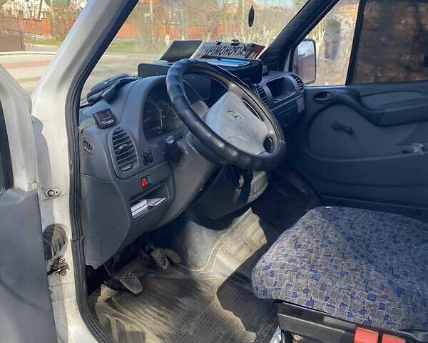 Белый Мерседес Sprinter, объемом двигателя 2.1 л и пробегом 405 тыс. км за 9500 $, фото 1 на Automoto.ua