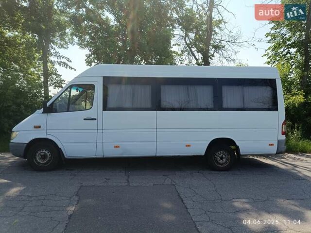 Белый Мерседес Sprinter, объемом двигателя 2.15 л и пробегом 200 тыс. км за 8500 $, фото 3 на Automoto.ua