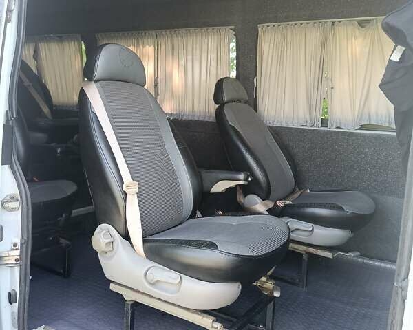 Белый Мерседес Sprinter, объемом двигателя 2.15 л и пробегом 200 тыс. км за 8500 $, фото 13 на Automoto.ua