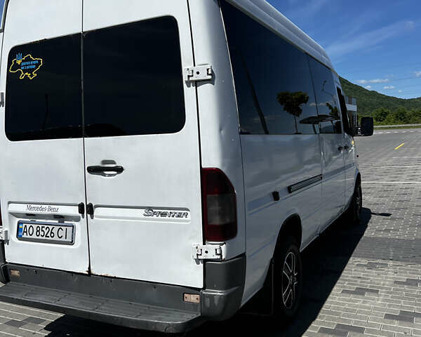 Белый Мерседес Sprinter, объемом двигателя 2.15 л и пробегом 500 тыс. км за 6000 $, фото 7 на Automoto.ua
