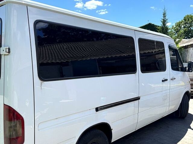 Білий Мерседес Sprinter, об'ємом двигуна 2.7 л та пробігом 640 тис. км за 11000 $, фото 5 на Automoto.ua