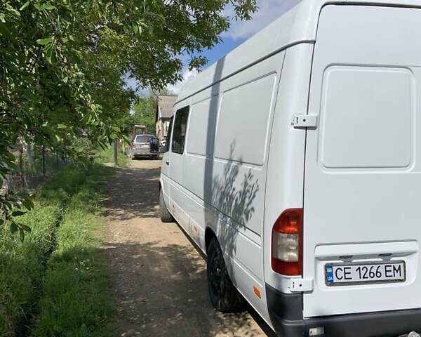 Белый Мерседес Sprinter, объемом двигателя 2.2 л и пробегом 780 тыс. км за 8300 $, фото 11 на Automoto.ua