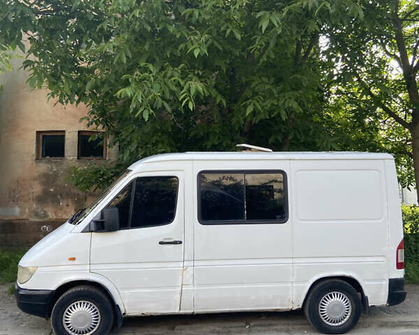 Белый Мерседес Sprinter, объемом двигателя 2.15 л и пробегом 585 тыс. км за 3900 $, фото 6 на Automoto.ua