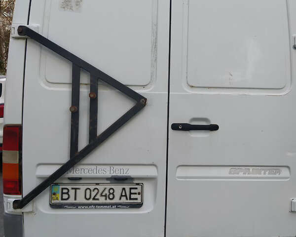 Мерседес Sprinter 2000 в Николаеве на Automoto.ua Белый Мерседес Sprinter, объемом двигателя 0 л и пробегом 400 тыс. км за 8500 $, фото 4 на Automoto.ua