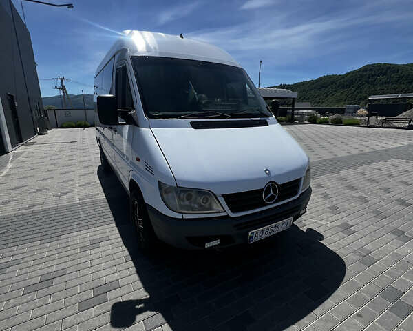 Белый Мерседес Sprinter, объемом двигателя 2.15 л и пробегом 500 тыс. км за 6700 $, фото 10 на Automoto.ua