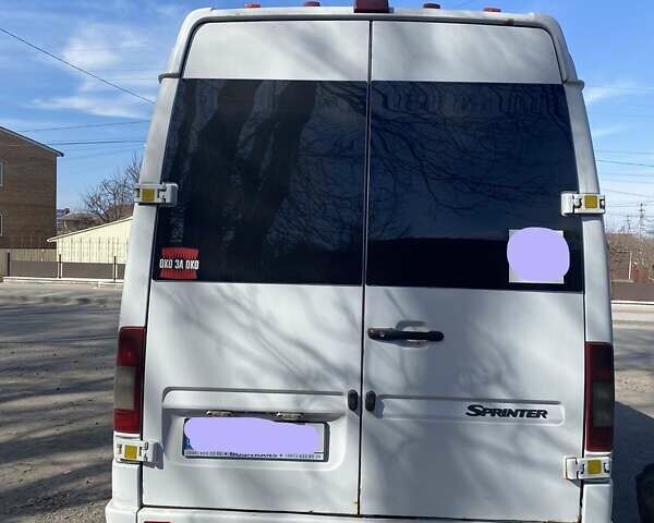 Белый Мерседес Sprinter, объемом двигателя 2.1 л и пробегом 405 тыс. км за 9500 $, фото 8 на Automoto.ua