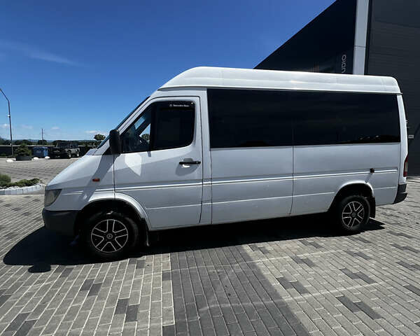 Белый Мерседес Sprinter, объемом двигателя 2.15 л и пробегом 500 тыс. км за 6000 $, фото 4 на Automoto.ua