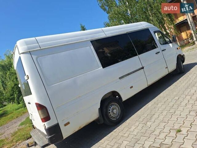Белый Мерседес Sprinter, объемом двигателя 2.15 л и пробегом 525 тыс. км за 5000 $, фото 10 на Automoto.ua