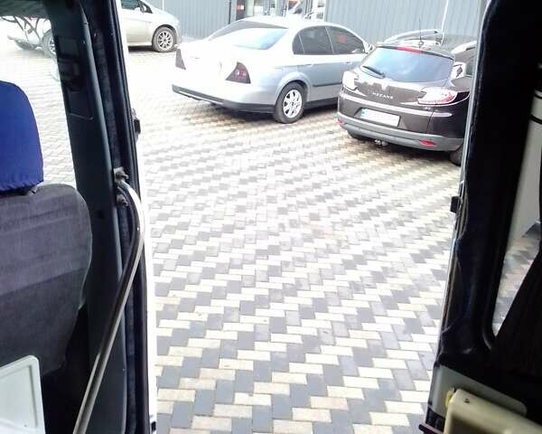 Белый Мерседес Sprinter, объемом двигателя 2.15 л и пробегом 500 тыс. км за 10500 $, фото 8 на Automoto.ua