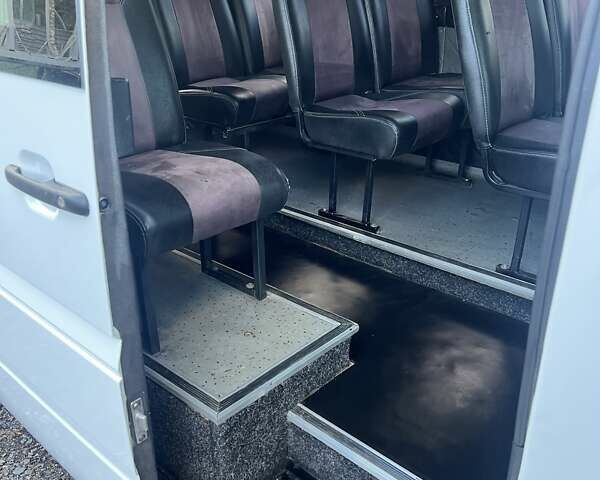 Белый Мерседес Sprinter, объемом двигателя 2.2 л и пробегом 600 тыс. км за 10300 $, фото 24 на Automoto.ua