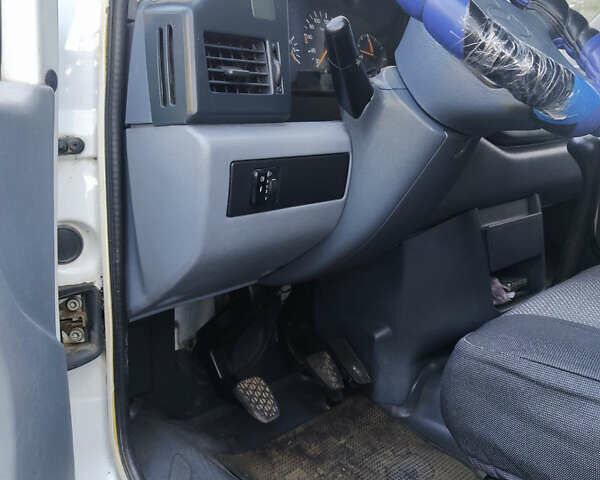 Мерседес Sprinter 2000 в Николаеве на Automoto.ua Белый Мерседес Sprinter, объемом двигателя 0 л и пробегом 400 тыс. км за 8500 $, фото 10 на Automoto.ua