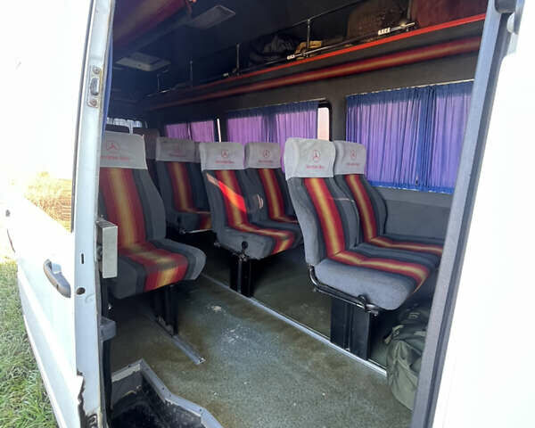 Білий Мерседес Sprinter, об'ємом двигуна 2.15 л та пробігом 700 тис. км за 10000 $, фото 5 на Automoto.ua