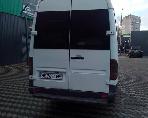 Белый Мерседес Sprinter, объемом двигателя 2.15 л и пробегом 500 тыс. км за 10500 $, фото 2 на Automoto.ua