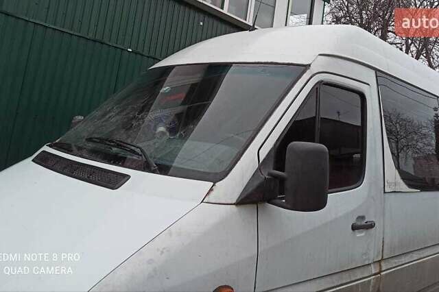 Белый Мерседес Sprinter, объемом двигателя 2.9 л и пробегом 500 тыс. км за 3500 $, фото 1 на Automoto.ua