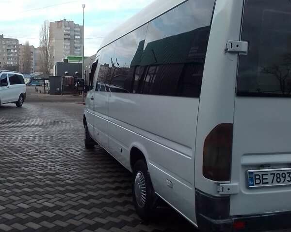 Белый Мерседес Sprinter, объемом двигателя 2.15 л и пробегом 500 тыс. км за 10500 $, фото 12 на Automoto.ua