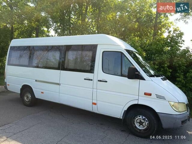 Белый Мерседес Sprinter, объемом двигателя 2.15 л и пробегом 200 тыс. км за 8500 $, фото 9 на Automoto.ua