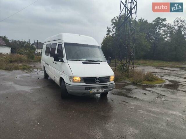 Белый Мерседес Sprinter, объемом двигателя 2.87 л и пробегом 238 тыс. км за 4200 $, фото 3 на Automoto.ua