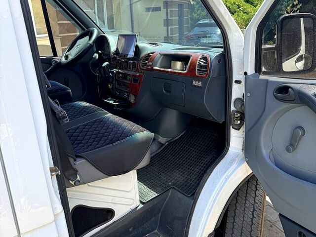 Білий Мерседес Sprinter, об'ємом двигуна 2.7 л та пробігом 640 тис. км за 11000 $, фото 2 на Automoto.ua