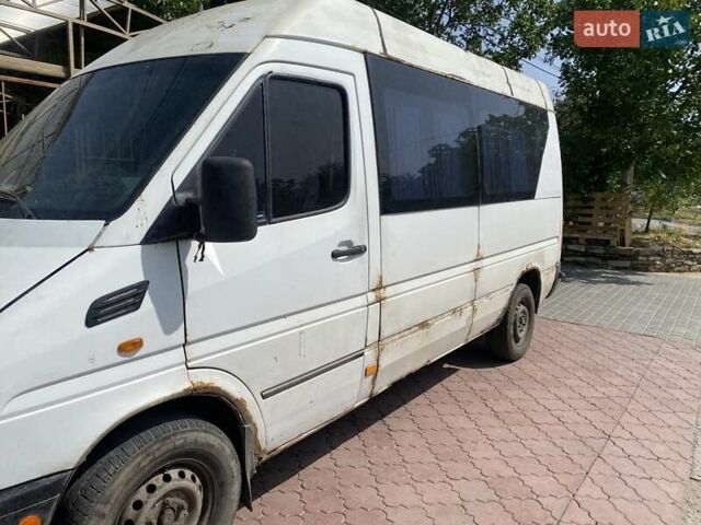 Белый Мерседес Sprinter, объемом двигателя 2.87 л и пробегом 800 тыс. км за 3700 $, фото 4 на Automoto.ua