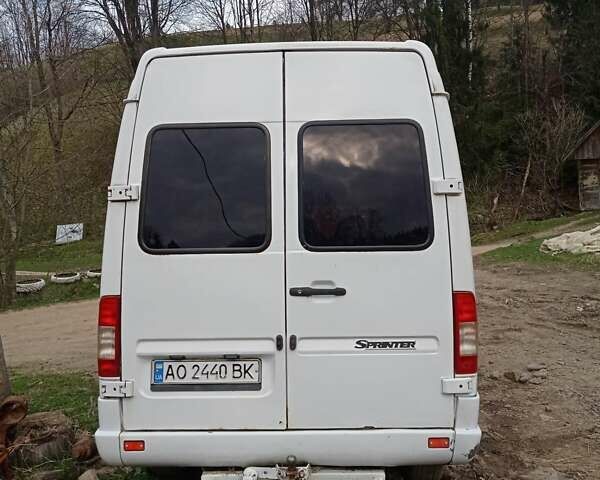 Білий Мерседес Sprinter, об'ємом двигуна 2.1 л та пробігом 405 тис. км за 5500 $, фото 2 на Automoto.ua