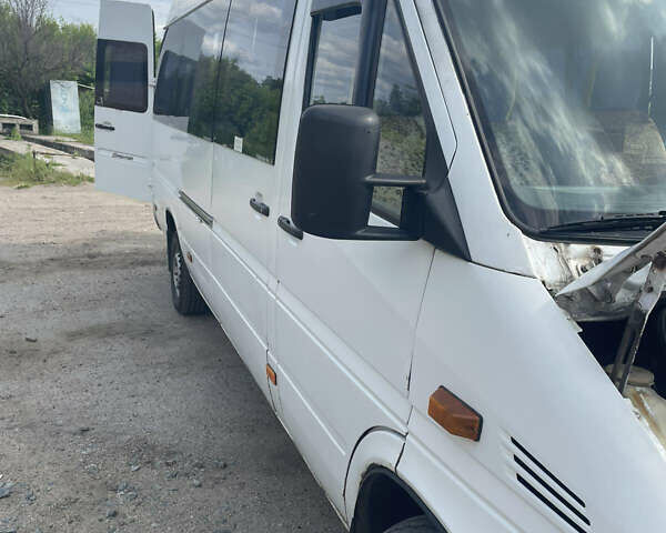 Белый Мерседес Sprinter, объемом двигателя 0 л и пробегом 7 тыс. км за 6500 $, фото 4 на Automoto.ua