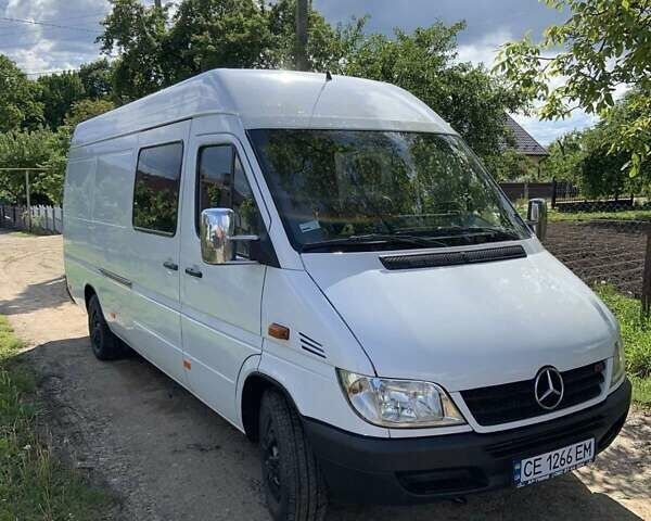 Белый Мерседес Sprinter, объемом двигателя 2.2 л и пробегом 780 тыс. км за 8300 $, фото 2 на Automoto.ua