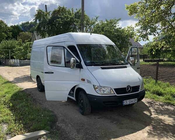 Белый Мерседес Sprinter, объемом двигателя 2.2 л и пробегом 780 тыс. км за 8300 $, фото 6 на Automoto.ua