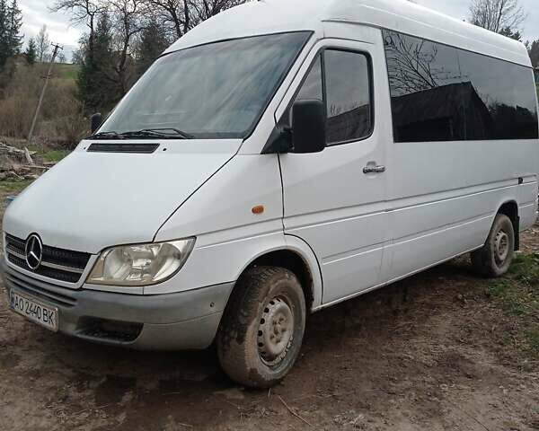 Білий Мерседес Sprinter, об'ємом двигуна 2.1 л та пробігом 405 тис. км за 5500 $, фото 1 на Automoto.ua