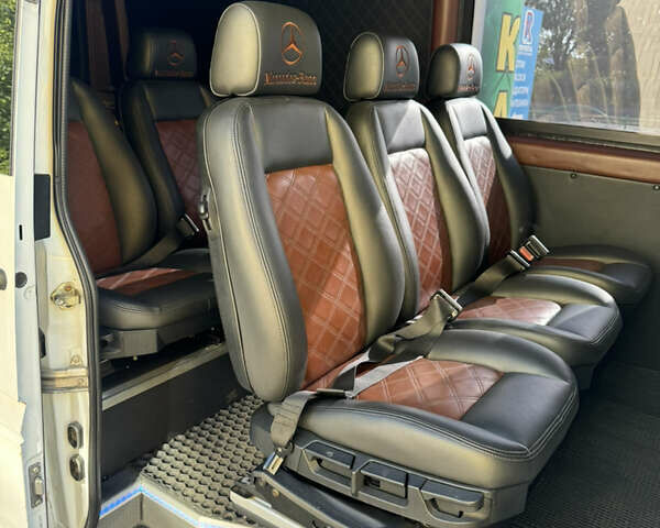 Белый Мерседес Sprinter, объемом двигателя 2.15 л и пробегом 551 тыс. км за 11000 $, фото 12 на Automoto.ua