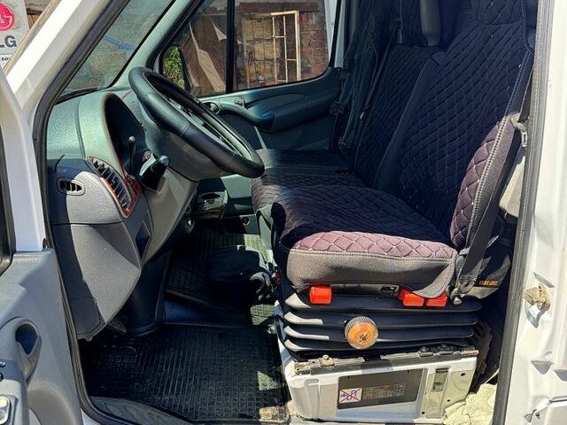 Білий Мерседес Sprinter, об'ємом двигуна 2.7 л та пробігом 640 тис. км за 11000 $, фото 6 на Automoto.ua