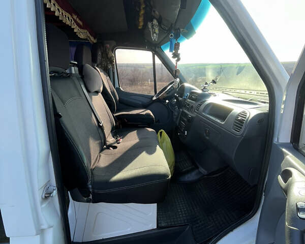 Білий Мерседес Sprinter, об'ємом двигуна 2.15 л та пробігом 700 тис. км за 10000 $, фото 4 на Automoto.ua