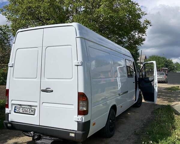 Белый Мерседес Sprinter, объемом двигателя 2.2 л и пробегом 780 тыс. км за 8300 $, фото 10 на Automoto.ua