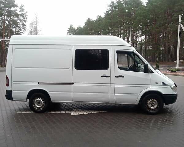Білий Мерседес Sprinter, об'ємом двигуна 2.69 л та пробігом 726 тис. км за 12499 $, фото 8 на Automoto.ua