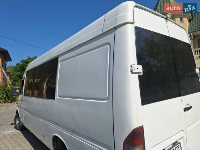 Белый Мерседес Sprinter, объемом двигателя 2.15 л и пробегом 525 тыс. км за 5000 $, фото 1 на Automoto.ua