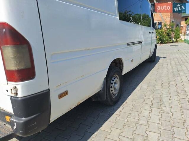 Белый Мерседес Sprinter, объемом двигателя 2.15 л и пробегом 525 тыс. км за 5000 $, фото 12 на Automoto.ua