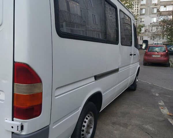 Мерседес Sprinter 2000 в Николаеве на Automoto.ua Белый Мерседес Sprinter, объемом двигателя 0 л и пробегом 400 тыс. км за 8500 $, фото 5 на Automoto.ua