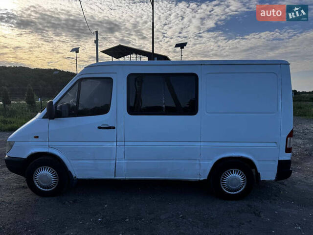 Белый Мерседес Sprinter, объемом двигателя 2.15 л и пробегом 585 тыс. км за 3900 $, фото 4 на Automoto.ua