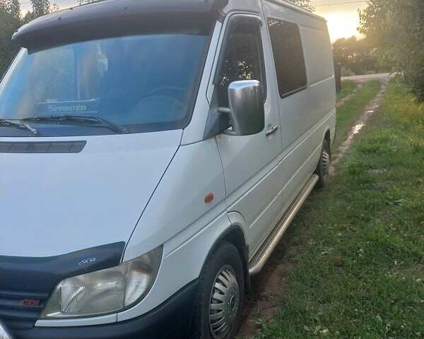 Белый Мерседес Sprinter, объемом двигателя 2.7 л и пробегом 487 тыс. км за 10200 $, фото 9 на Automoto.ua