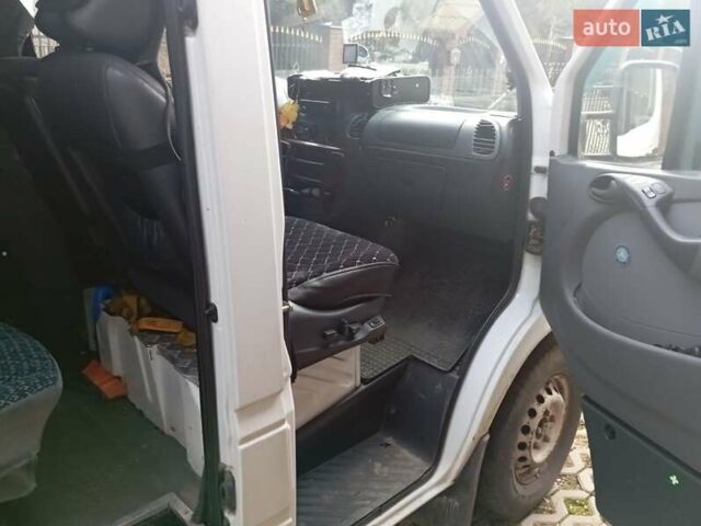 Белый Мерседес Sprinter, объемом двигателя 0 л и пробегом 555 тыс. км за 8000 $, фото 1 на Automoto.ua