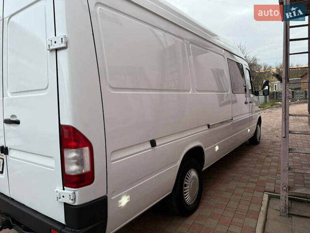 Белый Мерседес Sprinter, объемом двигателя 2.69 л и пробегом 600 тыс. км за 9250 $, фото 7 на Automoto.ua