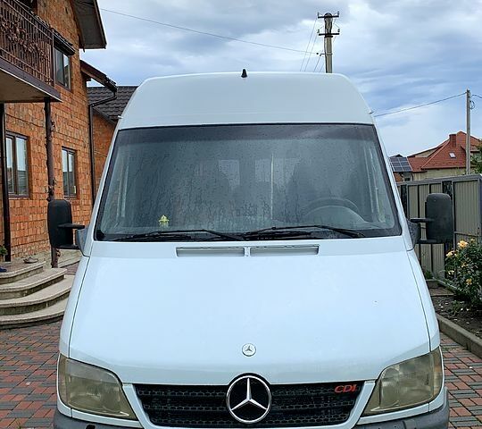 Белый Мерседес Sprinter, объемом двигателя 2.1 л и пробегом 460 тыс. км за 5500 $, фото 1 на Automoto.ua