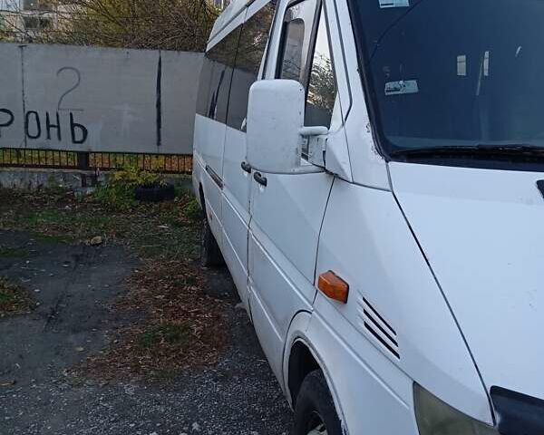 Мерседес Sprinter 2001 у Кам'янське (Дніпродзержинськ) на Automoto.ua Білий Мерседес Sprinter, об'ємом двигуна 2.15 л та пробігом 5 тис. км за 5000 $, фото 19 на Automoto.ua