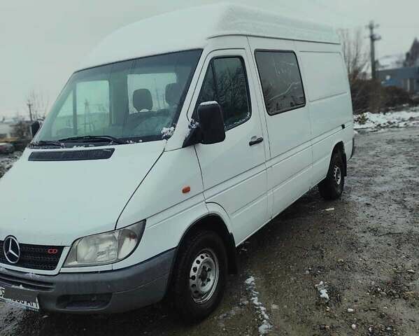 Белый Мерседес Sprinter, объемом двигателя 2.7 л и пробегом 365 тыс. км за 8700 $, фото 5 на Automoto.ua
