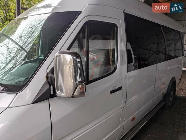 Белый Мерседес Sprinter, объемом двигателя 2.7 л и пробегом 700 тыс. км за 15000 $, фото 13 на Automoto.ua