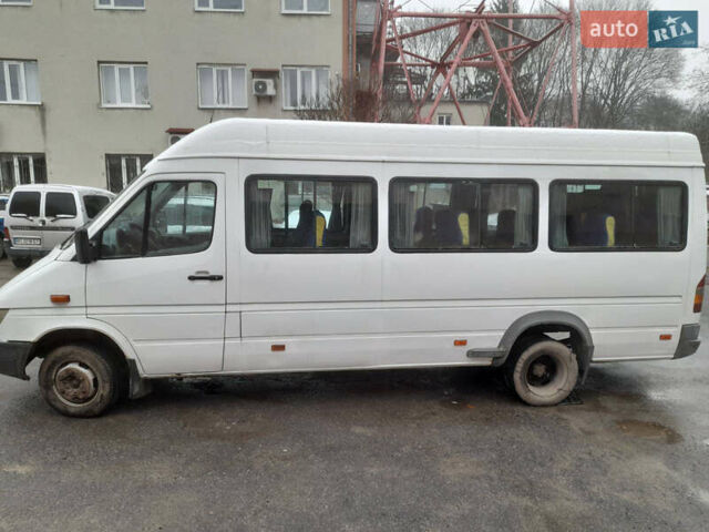 Белый Мерседес Sprinter, объемом двигателя 2.3 л и пробегом 500 тыс. км за 10000 $, фото 1 на Automoto.ua
