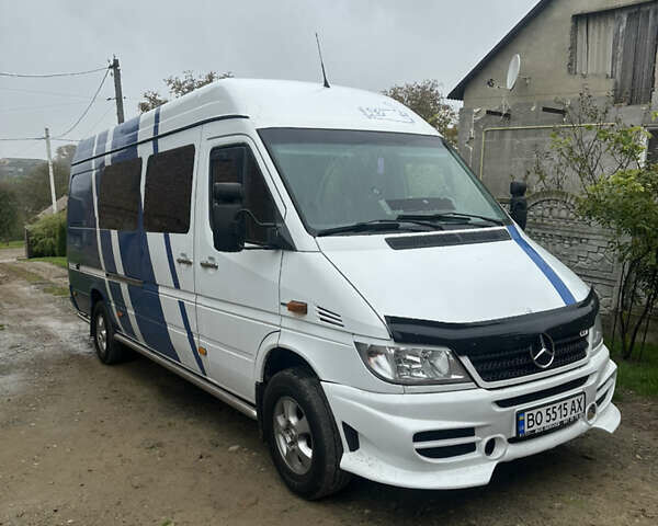 Белый Мерседес Sprinter, объемом двигателя 2.69 л и пробегом 800 тыс. км за 13500 $, фото 1 на Automoto.ua