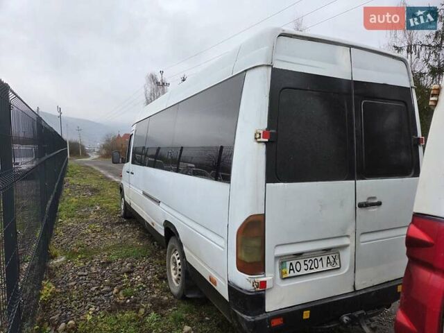 Белый Мерседес Sprinter, объемом двигателя 2.7 л и пробегом 349 тыс. км за 7500 $, фото 6 на Automoto.ua