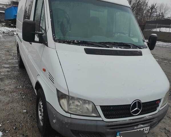 Белый Мерседес Sprinter, объемом двигателя 2.7 л и пробегом 365 тыс. км за 8700 $, фото 4 на Automoto.ua