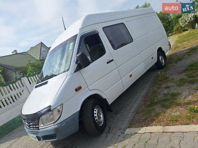 Белый Мерседес Sprinter, объемом двигателя 2.2 л и пробегом 413 тыс. км за 5900 $, фото 3 на Automoto.ua