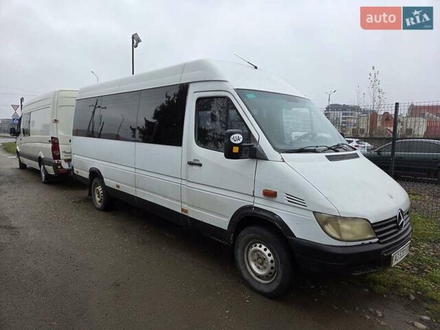 Белый Мерседес Sprinter, объемом двигателя 2.7 л и пробегом 349 тыс. км за 7500 $, фото 9 на Automoto.ua